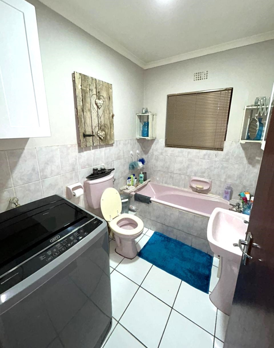 2 Bedroom Property for Sale in Protea Village Western Cape